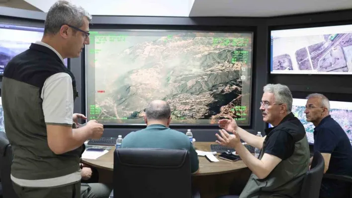 Bakan Yardımcısı ve Bursa protokolü orman yangınlarını yakından takip ediyor