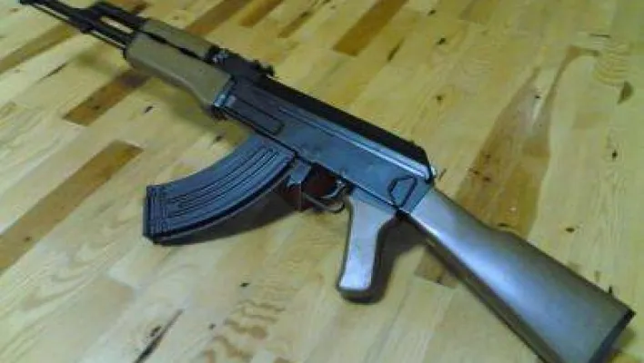 Balıkçı ağına Kalaşnikof takıldı 