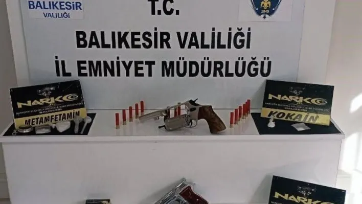 Balıkesir'de 11 şahsa Kaçakçılık operasyonu