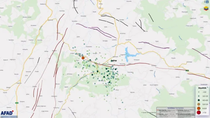 Balıkesir'de 6.1 büyüklüğündeki depremin ardından 237 artçı deprem meydana geldi
