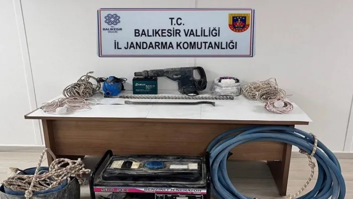 Balıkesir'de define avcıları suçüstü yakalandı