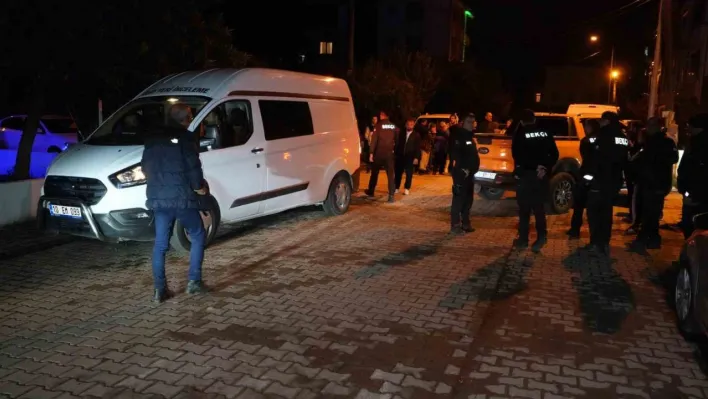 Balıkesir'de evinde silahla vurulmuş erkek cesedi bulundu