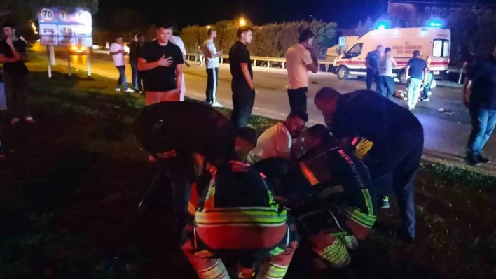 Balıkesir'de motosikletle otomobil kaza yaptı 1ölü, 1 yaralı