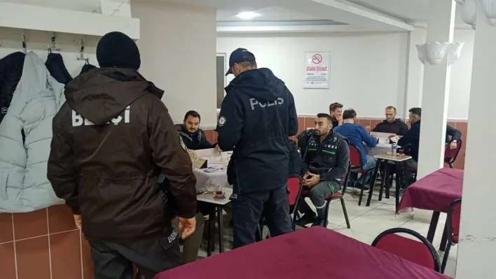 Balıkesir'de polis 15 aranan şahsı gözaltına aldı