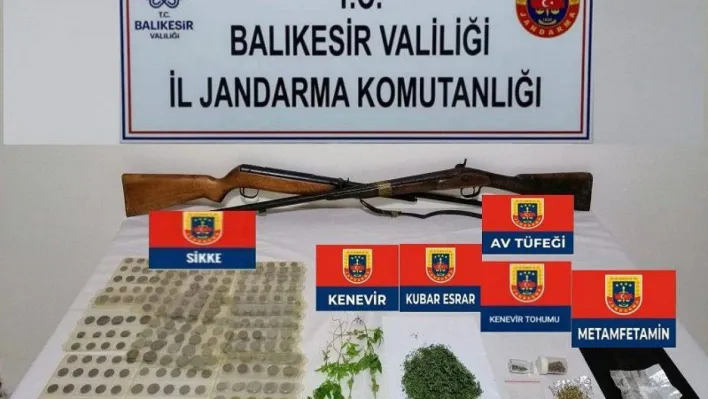 Balıkesir'de tarihi eser ve uyuşturucu satan 3 şahsa operasyon