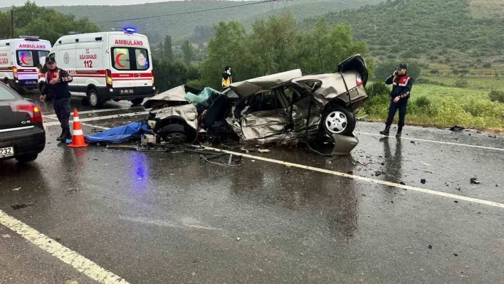 Balıkesir'de trafik kazası: 1 ölü, 3 yaralı