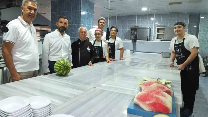 Balıkesir'de üniversiteliler israfı önlemede öncü oldu