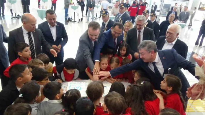 Balıkesir Koca Seyit Havalimanı'nda DHMİ 90. yılı kutlaması yapıldı