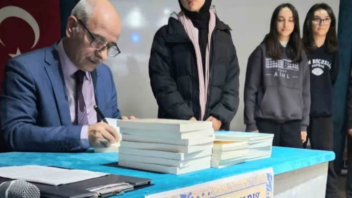 Balıkesirli öğretmen yazar Dilaver Ayyıldız'dan çocuklara şiir kitabı