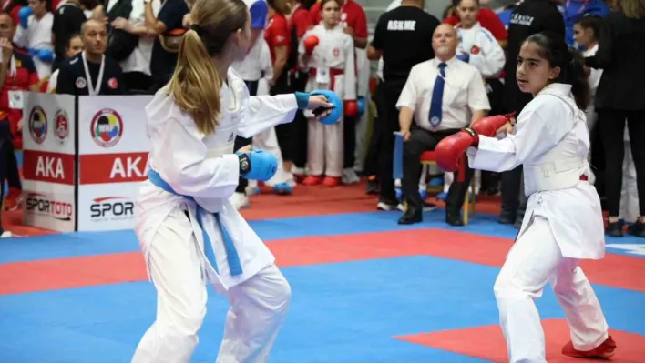 Balkan Çocuklar Karate Şampiyonası İstanbul'da başladı