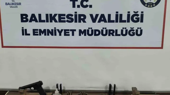 Bandırma'da iki şahıs uyuşturucu madde ve ruhsatsız silahla yakalandı