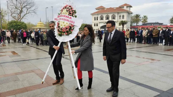 Bandırma'da öğretmenler günü törenle kutlandı