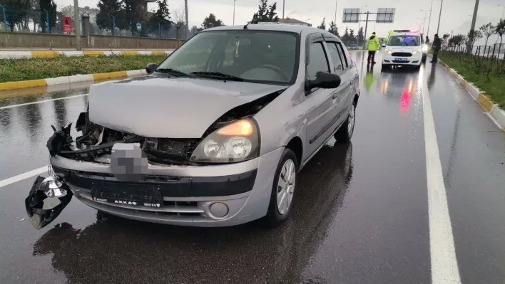 Bandırma'da otoyolda su birikintisi zincirleme kazaya neden oldu