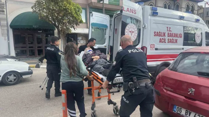 Bandırma'da yaşlı adam fenalaşarak hastaneye kaldırıldı