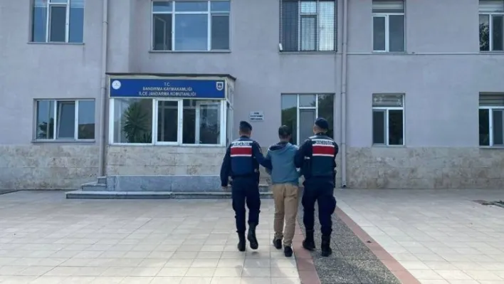 Bandırma ve Erdek'te haklarında hapis cezası bulunan 2 kişi yakalandı