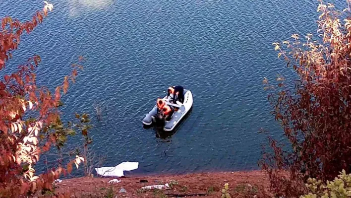 Baraja düşen otomobildeki sürücü boğularak hayatını kaybetti