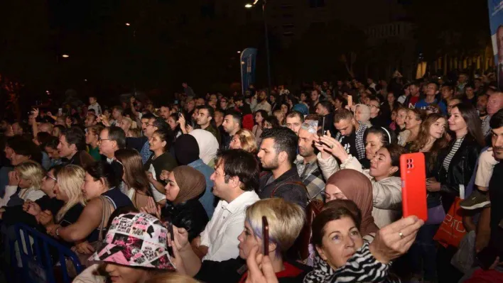 Barış Manço'nun 100. yıl vasiyeti Avcılar'da yerine getirildi