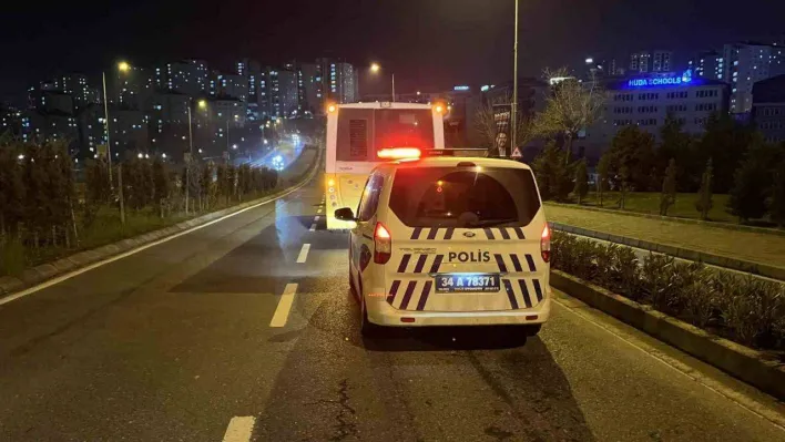 Başakşehir'de 'yol verme' kavgası: Otobüs şoförünü bıçaklayıp kaçtı