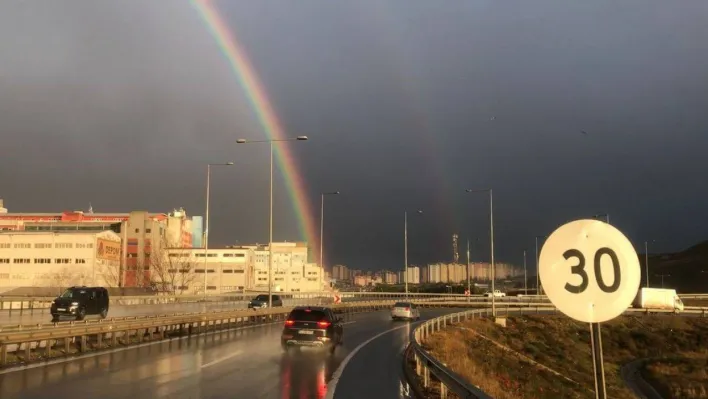 Başakşehir'de çift gökkuşağı görsel şölen oluşturdu