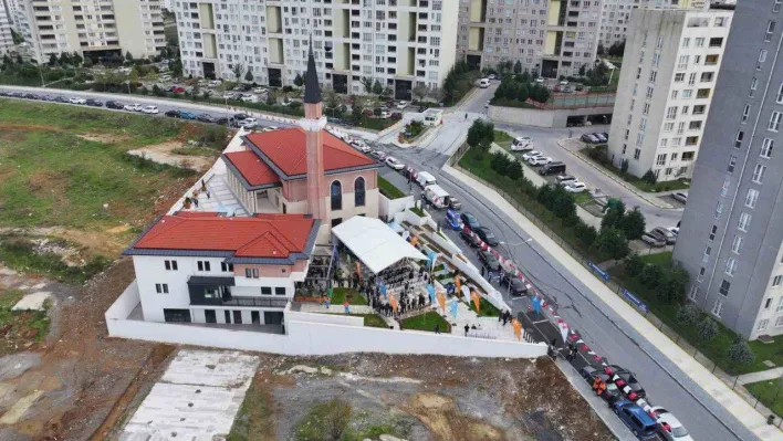 Başakşehir'de Hayır Ortakları Camii dualarla ibatede açıldı