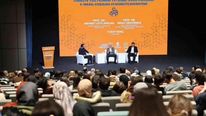 Başakşehir'de İstihdam Zirvesi'ne katılım yoğun oldu