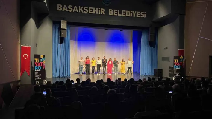 Başakşehir'in yetişkin tiyatro öğrencilerinden bir gecede 2 oyun