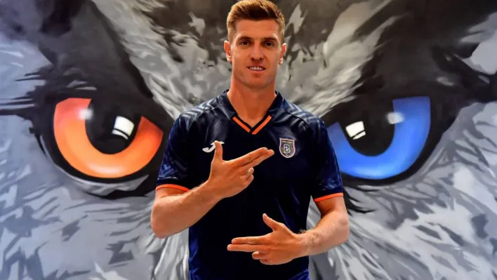 Başakşehir, Krzysztof Piatek ile 3 yıllık sözleşme imzaladı