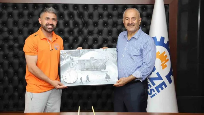 Başarılı karatecilerden Başkan Büyükgöz'e ziyaret