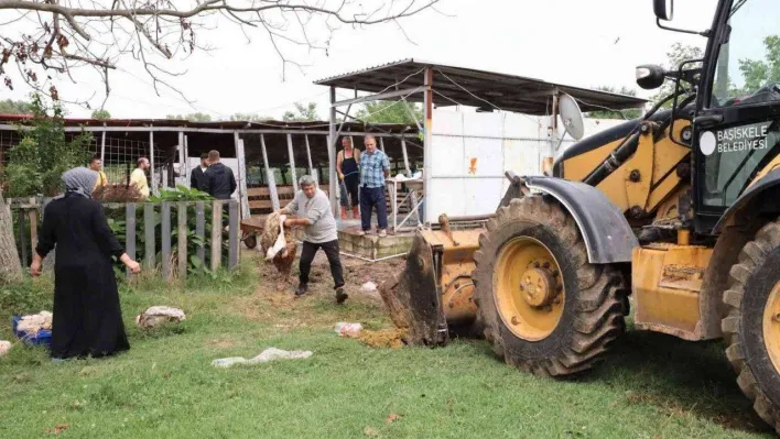 Başiskele'de kurban atıkları toplandı