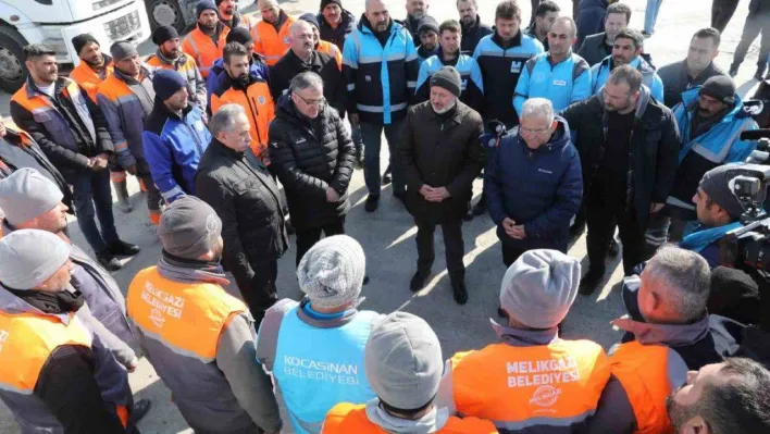 Başkan Çolakbayrakdar: 'Tüm imkanlarımız ile deprem bölgelerindeyiz'