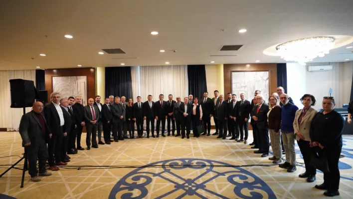 Başkan İmamoğlu, CHP İlçe yönetimi ile bir araya geldi