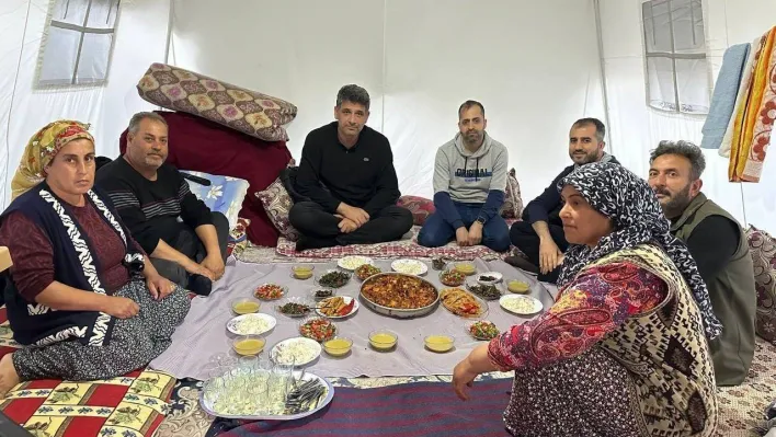 Başkan Kocaman, çadırda gönül sofrasına konuk oldu