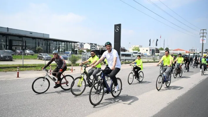 Başkan Kocaman gençlerle pedal çevirdi