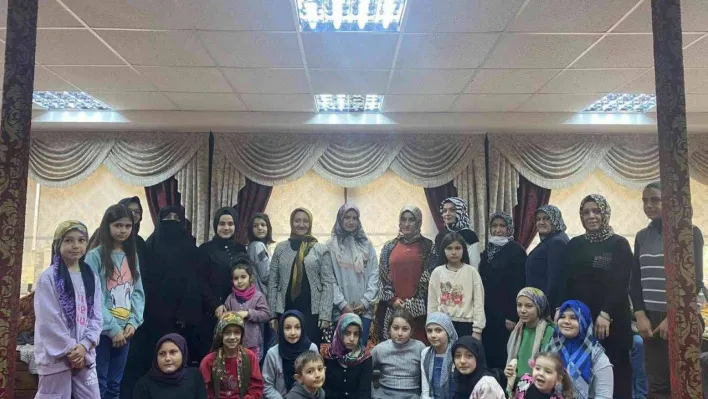 Başkan Tekin Kur'an kursu öğrencileriyle bir araya geldi