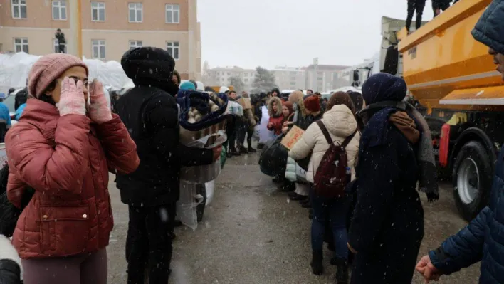 Başkan Vekili Aydın: 'Şimdiye kadar 45 tırımızın sevkini sağladık'