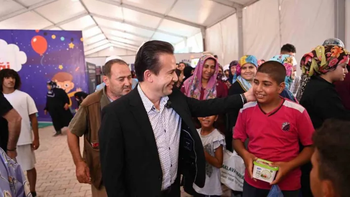 Başkan Yazıcı, Kırıkhan'daki konteyner kentleri ziyaret etti