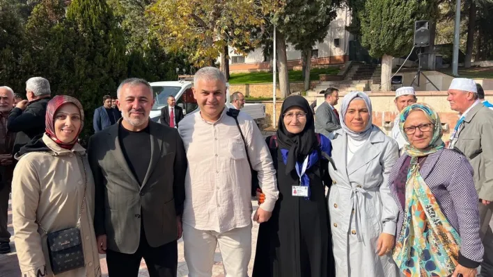 Başkan Yıldırım umrecilerin manevi duygularına ortak oldu