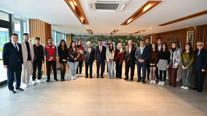 Başkan Yılmaz gençlerle buluştu