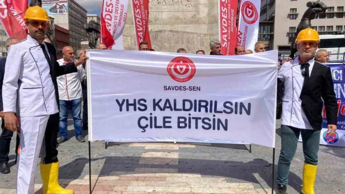 Başkentte 'kamuda yardımcı hizmetler sınıfı kaldırılsın' eylemi