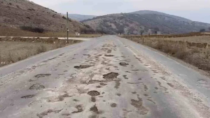 Başkentte 36 mahalleyi birbirine bağlayan yol asfalt bekliyor