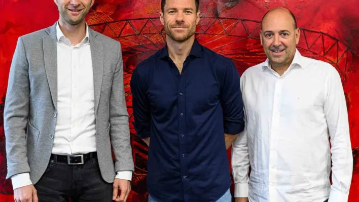 Bayer Leverkusen, Xabi Alonso'nun sözleşmesini 3 yıl uzattı