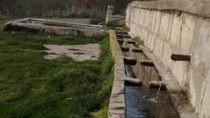 Bekirli Mahalle Muhtarından Tarihi Çeşme İçin Çağrı