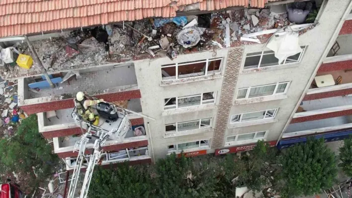 Belediye Başkanı Bahadır ve Kaymakam Boztepe patlamanın olduğu yerde incelemelerde bulundu