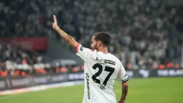Beşiktaş: 'Rafa Silva, ailesi ve menajeriyle görüşmek üzere 15 Kasım'a kadar izin istedi'