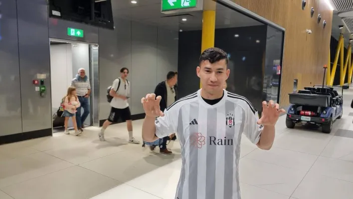 Beşiktaş'ın yeni transferi Zaynutdinov, İstanbul'a geldi