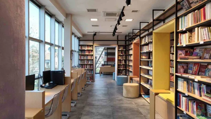 Beşiktaş'ta Altan Öymen Kütüphanesi açıldı