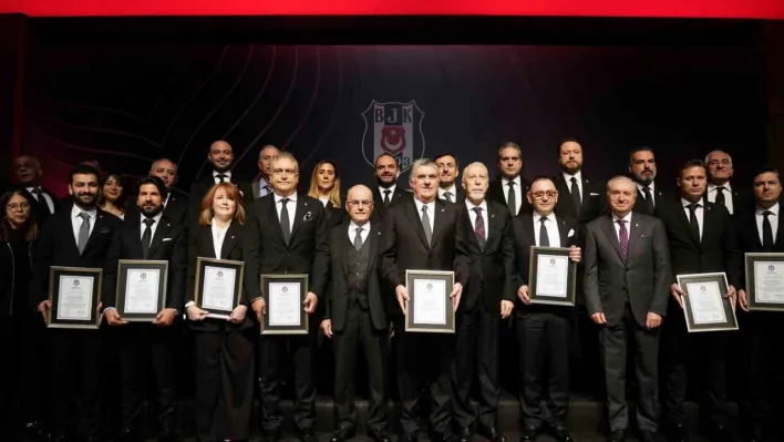 Beşiktaş'ta Başkan Serdal Adalı ve yönetimi, mazbatalarını aldı