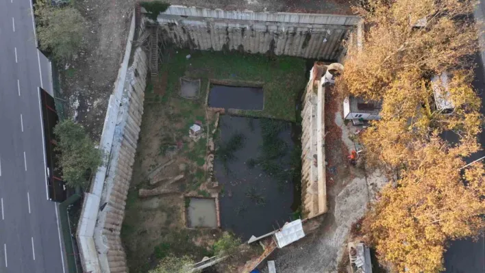 Beşiktaş'taki tarih fışkıran kazı alanı göle döndü