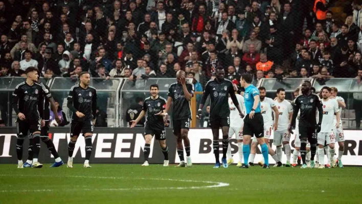 Beşiktaş, yeni stadında ikinci derbi yenilgisini aldı