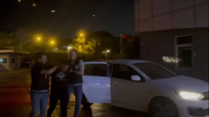 Beykoz'da düğün konvoyunda pompalı tüfekle havaya ateş açan zanlı yakalandı